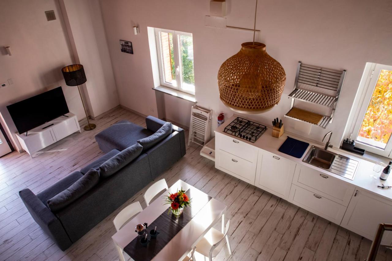 River House แมร์คาเตลโลซุลเมเตาโร ภายนอก รูปภาพ