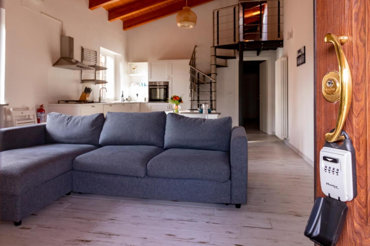 River House แมร์คาเตลโลซุลเมเตาโร ภายนอก รูปภาพ